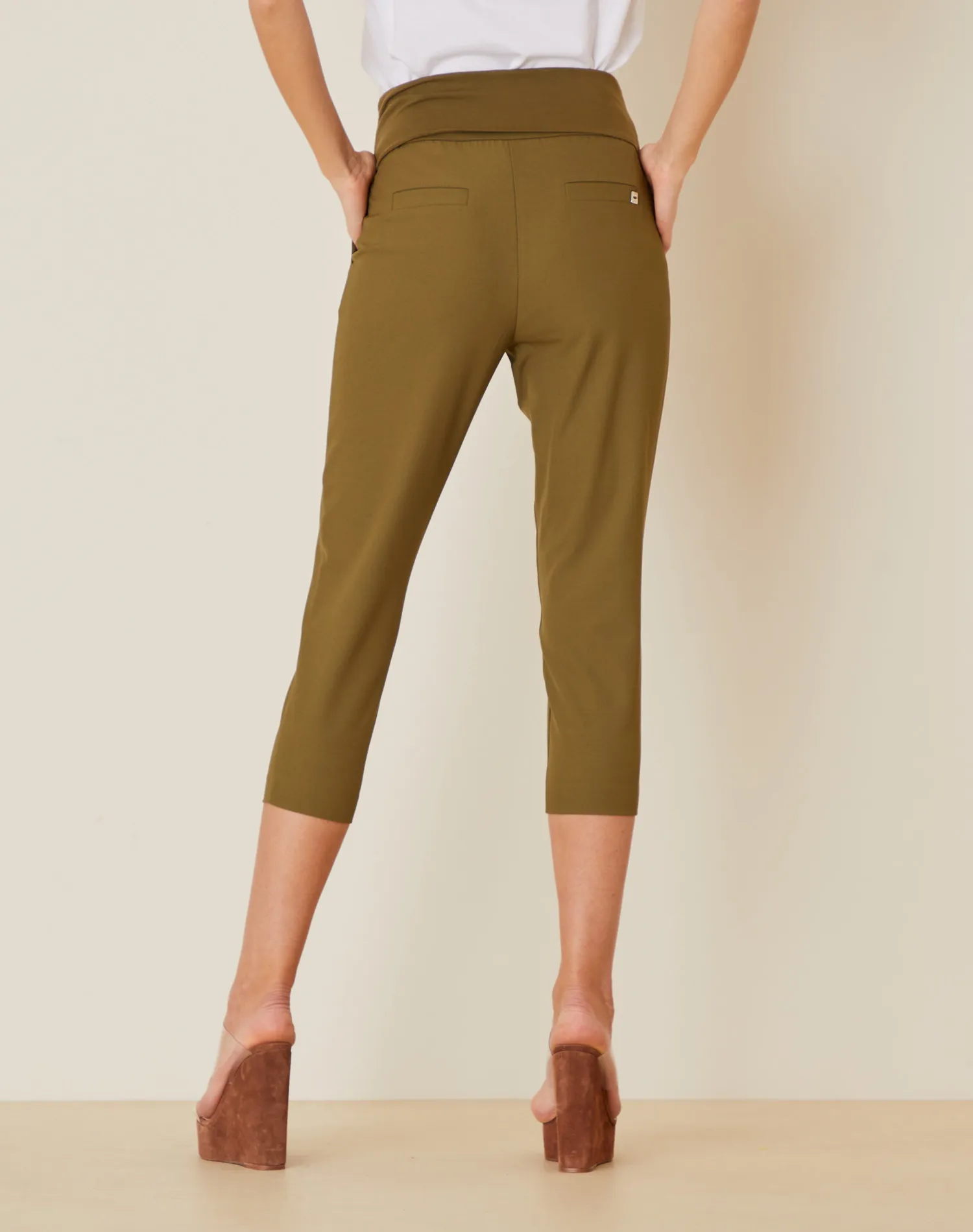  PANTALONI “ZOE” CROPPED CON BASCHINA TINTA UNITA